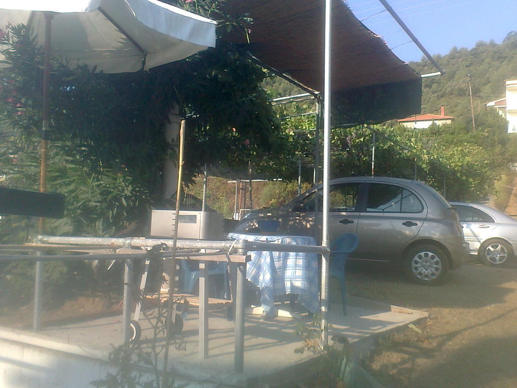 House Mantesos Apartment Koinira Exterior photo