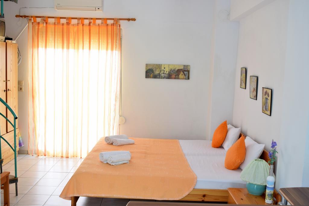 House Mantesos Apartment Koinira Exterior photo